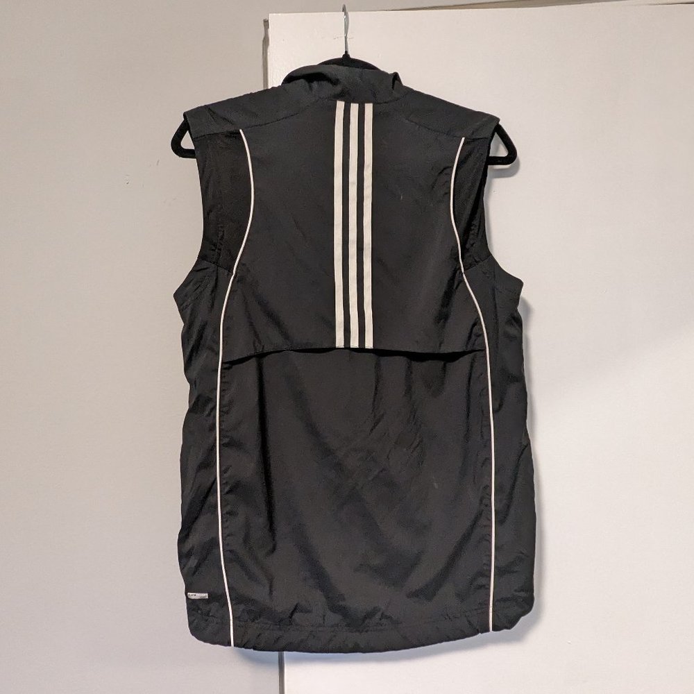 Adidas sleeveless golf windbreaker